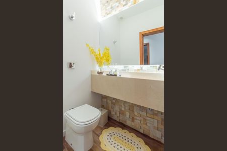 Casa à venda com 312m², 4 quartos e 8 vagasLavabo 