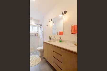 Casa à venda com 312m², 4 quartos e 8 vagasBanheiro Social