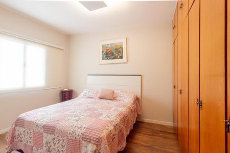 Casa à venda com 312m², 4 quartos e 8 vagasQuarto 2