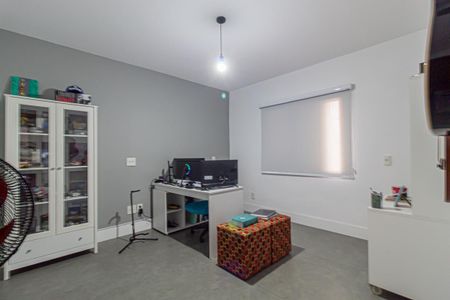 Casa à venda com 312m², 4 quartos e 8 vagasEscritório