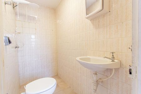 Casa à venda com 312m², 4 quartos e 8 vagasBanheiro da Edícula