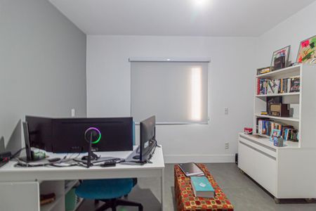 Casa à venda com 312m², 4 quartos e 8 vagasEscritório