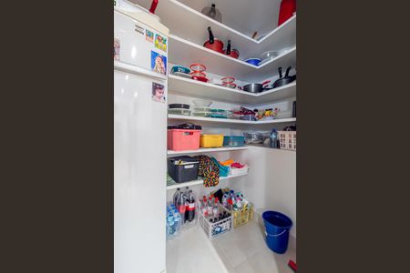 Casa à venda com 312m², 4 quartos e 8 vagasDespensa