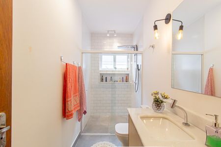 Casa à venda com 312m², 4 quartos e 8 vagasBanheiro Social