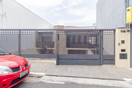 Casa à venda com 312m², 4 quartos e 8 vagasFachada