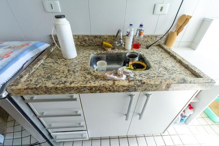 Apartamento à venda com 57m², 2 quartos e 1 vaga Apartamento à venda com 57m², 2 quartos e 1 vagaCozinha e Área de Serviço