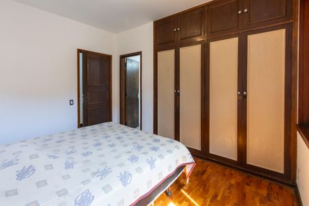 Casa à venda com 258m², 4 quartos e 6 vagasSuíte 1