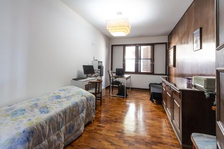 Casa à venda com 258m², 4 quartos e 6 vagasSuíte 2