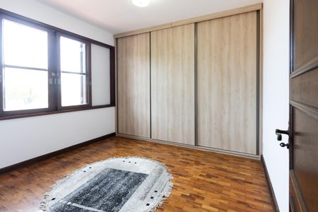 Casa à venda com 258m², 4 quartos e 6 vagasSuíte 2