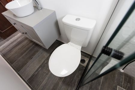 Casa à venda com 258m², 4 quartos e 6 vagasBanheiro da Suíte 2