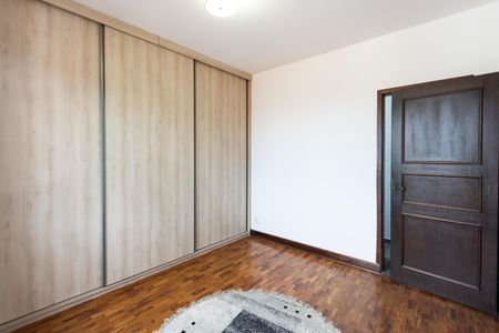 Casa à venda com 258m², 4 quartos e 6 vagasSuíte 2