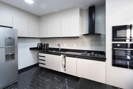 Casa à venda com 258m², 4 quartos e 6 vagasCozinha