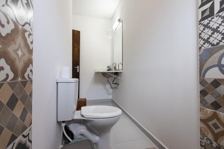 Casa à venda com 258m², 4 quartos e 6 vagasBanheiro da Suíte 1