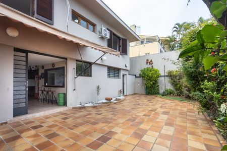 Casa à venda com 258m², 4 quartos e 6 vagasÁrea comum