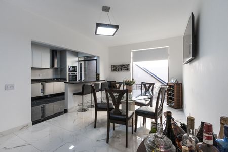 Casa à venda com 258m², 4 quartos e 6 vagasCozinha