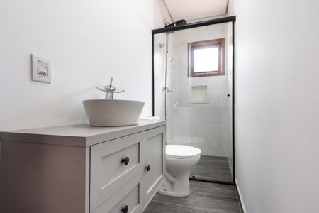 Casa à venda com 258m², 4 quartos e 6 vagasBanheiro da Suíte 2