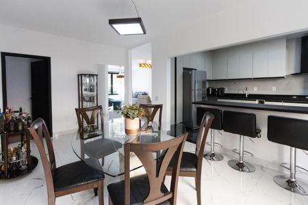 Casa à venda com 258m², 4 quartos e 6 vagasCozinha