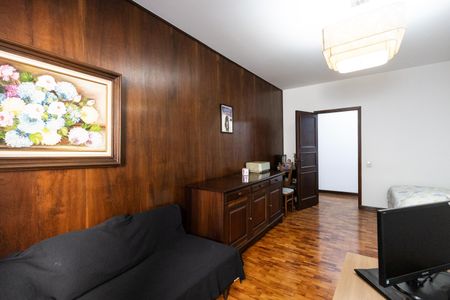 Casa à venda com 258m², 4 quartos e 6 vagasSuíte 2