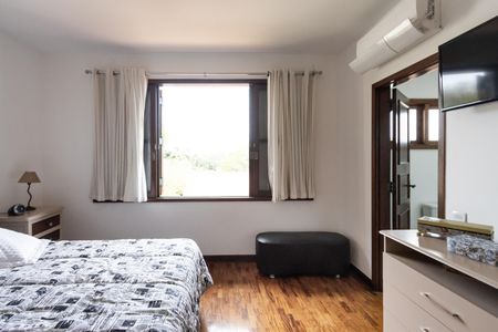 Casa à venda com 258m², 4 quartos e 6 vagasSuíte 3