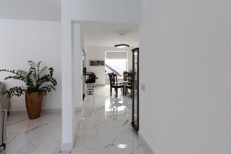 Casa à venda com 258m², 4 quartos e 6 vagasSala