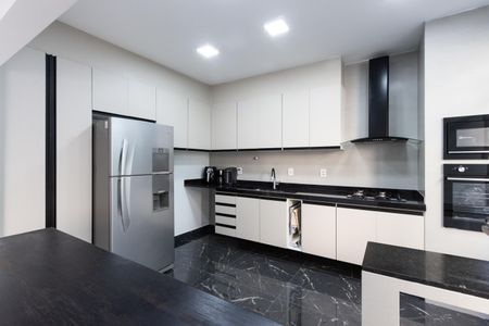 Casa à venda com 258m², 4 quartos e 6 vagasCozinha