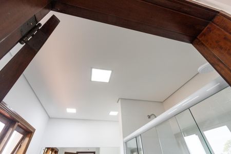 Casa à venda com 258m², 4 quartos e 6 vagasBanheiro da Suíte 3