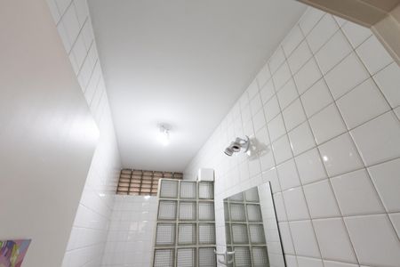 Casa à venda com 258m², 4 quartos e 6 vagasBanheiro 2