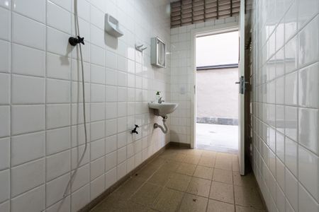 Casa à venda com 258m², 4 quartos e 6 vagasBanheiro de Serviço