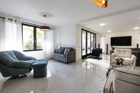 Casa à venda com 258m², 4 quartos e 6 vagasSala