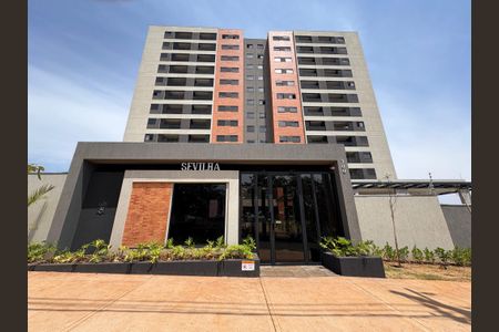 Apartamento para alugar com 70m², 2 quartos e 1 vaga Apartamento para alugar com 70m², 2 quartos e 1 vagaFachada