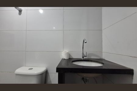 Banheiro de kitnet/studio para alugar com 1 quarto, 32m² em Utinga, Santo André