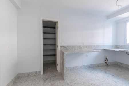 Apartamento à venda com 180m², 4 quartos e 4 vagasCozinha