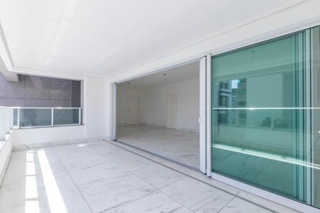 Apartamento à venda com 180m², 4 quartos e 4 vagasVaranda da Sala