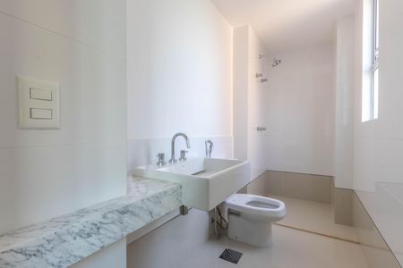 Apartamento à venda com 180m², 4 quartos e 4 vagasBanheiro da Suíte 3