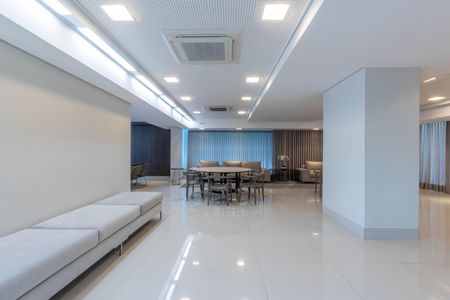 Apartamento à venda com 180m², 4 quartos e 4 vagasÁrea comum - Salão de festas