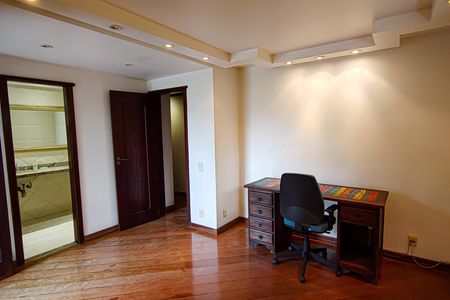 Casa à venda com 310m², 4 quartos e 2 vagasquarto 4 suite