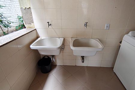 Casa à venda com 310m², 4 quartos e 2 vagaslavanderia