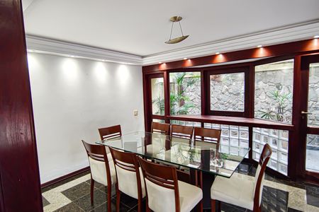 Casa à venda com 310m², 4 quartos e 2 vagassala 2