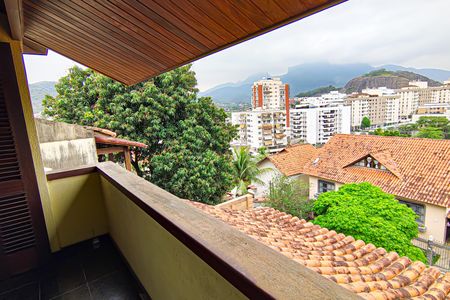 Casa à venda com 310m², 4 quartos e 2 vagasquarto 2 suite