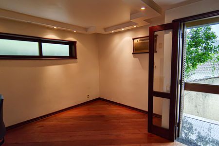 Casa à venda com 310m², 4 quartos e 2 vagasquarto 4 suite