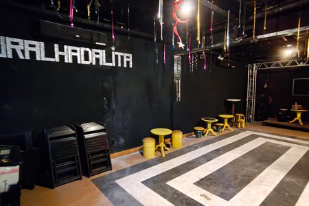 Casa à venda com 310m², 4 quartos e 2 vagassalao de festas