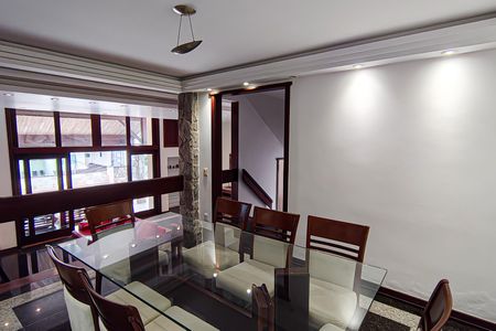 Casa à venda com 310m², 4 quartos e 2 vagassala 2