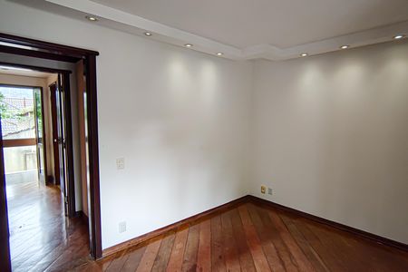 Casa à venda com 310m², 4 quartos e 2 vagasquarto 3 suite