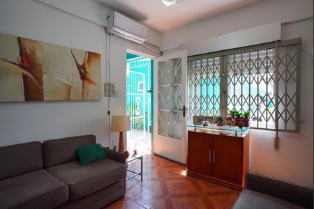 Sala de casa à venda com 3 quartos, 154m² em Jardim Itu, Porto Alegre