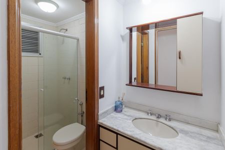 Apartamento para alugar com 56m², 2 quartos e 2 vagas Apartamento para alugar com 56m², 2 quartos e 2 vagasBanheiro