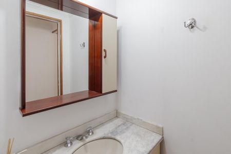 Apartamento para alugar com 56m², 2 quartos e 2 vagas Apartamento para alugar com 56m², 2 quartos e 2 vagasBanheiro