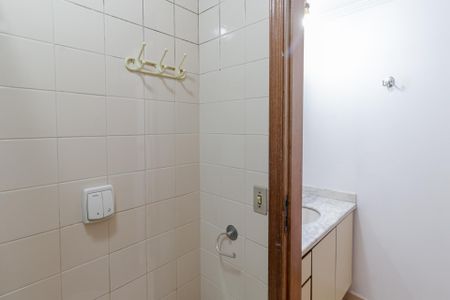 Apartamento para alugar com 56m², 2 quartos e 2 vagas Apartamento para alugar com 56m², 2 quartos e 2 vagasBanheiro