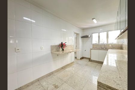 Apartamento para alugar com 154m², 4 quartos e 2 vagasCozinha