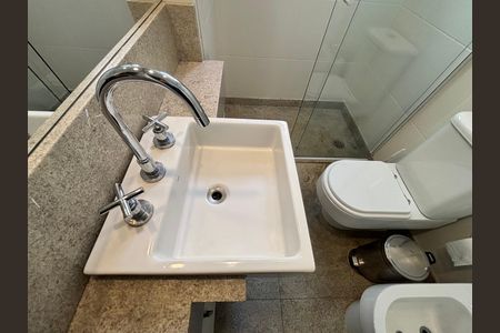 Apartamento para alugar com 154m², 4 quartos e 2 vagasBanheiro