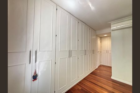 Apartamento para alugar com 154m², 4 quartos e 2 vagasSuíte